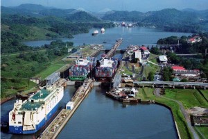 Nuevas esclusas del Canal de Panamá aumentan potencial de crecimiento, según el FMI.
