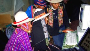 La CEPAL demanda mayor acceso de indígenas a la tecnología.