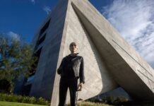 Exhiben esculturas hiperrealistas de Tomoaki Suzuki en Monterrey, México