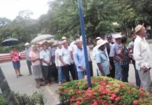 Adultos mayores en Azuero exigen desagravio