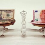 ¿1 euro = 1 dólar? Revelan en qué año el dólar alcanzará la paridad