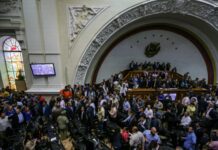 El Parlamento de Venezuela declara al presidente Maduro en «abandono del cargo»