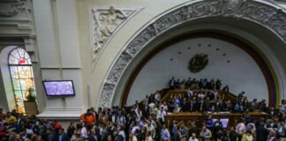 El Parlamento de Venezuela declara al presidente Maduro en «abandono del cargo»