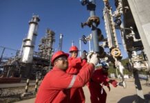 EEUU considera sanciones financieras contra exportaciones de petróleo Venezuela