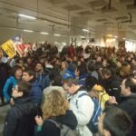 España: Cortan carreteras y vías de tren en Cataluña por el encarcelamiento de sus líderes