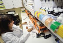 Medicinas y empleos, dos elementos de la propaganda engañosa