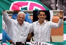 Rómulo Roux a la sombra del expresidente panameño Martinelli