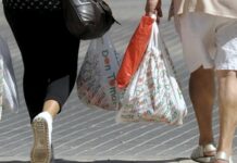 #ChifeaTuBolsa convierte al plástico en tiro al blanco