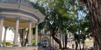 Un delincuente en el parque de Santa Ana