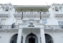 Otro presidente que saldrá por la puerta trasera