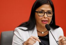 Vicepresidenta afirma que Uribe pretende amenazar paz de Venezuela