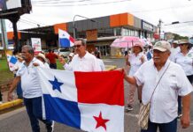 Universitarios en Veraguas marchan en defensa de la soberanía