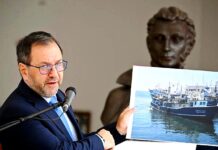 Barco destructor misilístico de los EEUU asalta a pescadores atuneros del Caribe