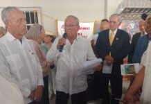 Inauguran monolito en memoria de los mártires de la gesta de 1964