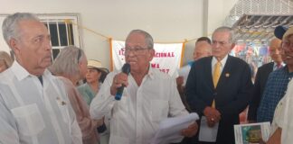 Inauguran monolito en memoria de los mártires de la gesta de 1964