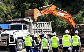 La mano de obra foránea que patea la paila a los panameños