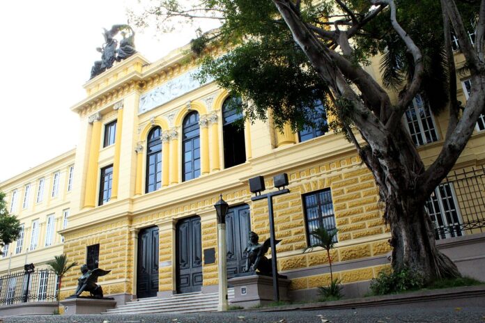 Instituto_Nacional_de_Panamá__Nido_de_Águilas_